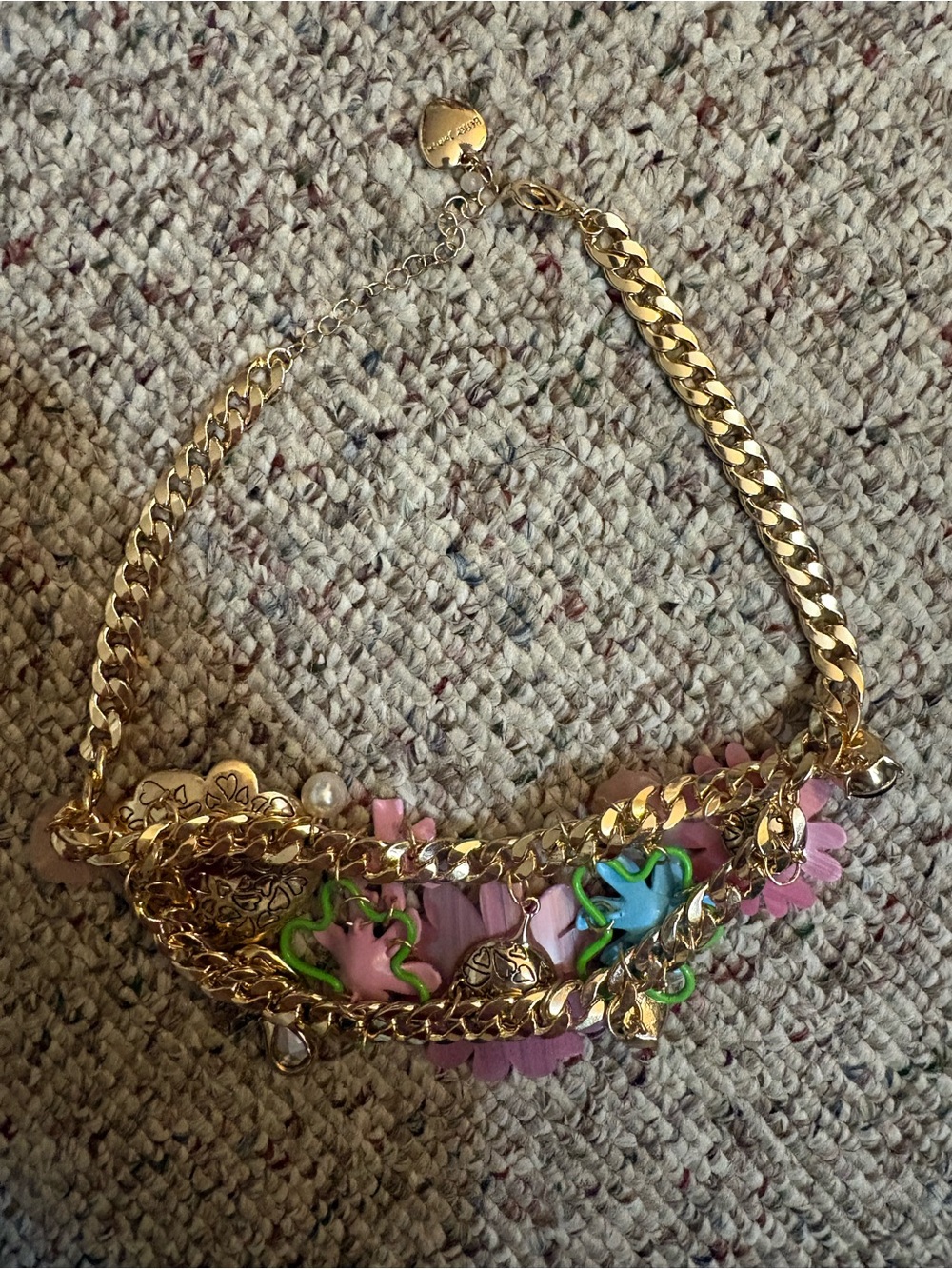 NWOT Betsey Johnson Flower Drama Bib Necklace - Picture 13 of 13